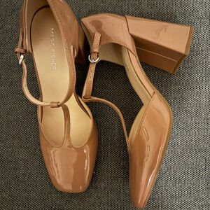 NWOT S9 Marc Fisher tan heels